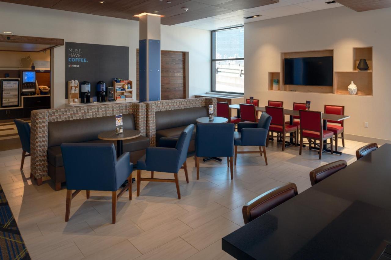 Holiday Inn Express & Suites - Tulsa Downtown - Arts District By Ihg מראה חיצוני תמונה